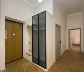 Mənzil dəhlizi, Badam Apartments
