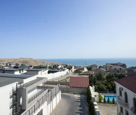Badamdardan dəniz mənzərəsi